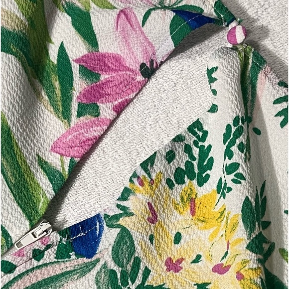 B DARLIN Floral Ruffle Pleated Textured Flutter Sleeve Size 9/10 - Picture 8 of 9